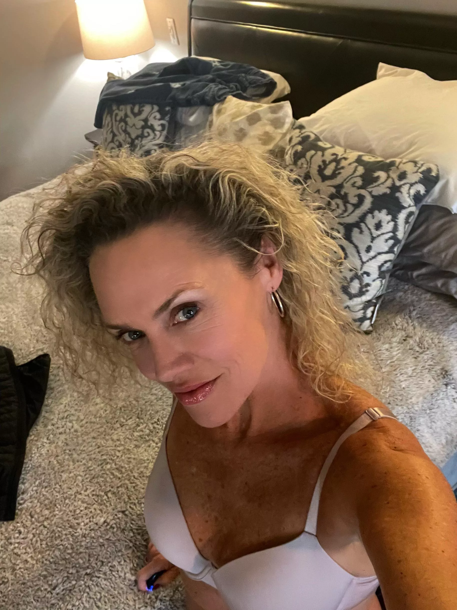 Milf Monday and back to class [f]51