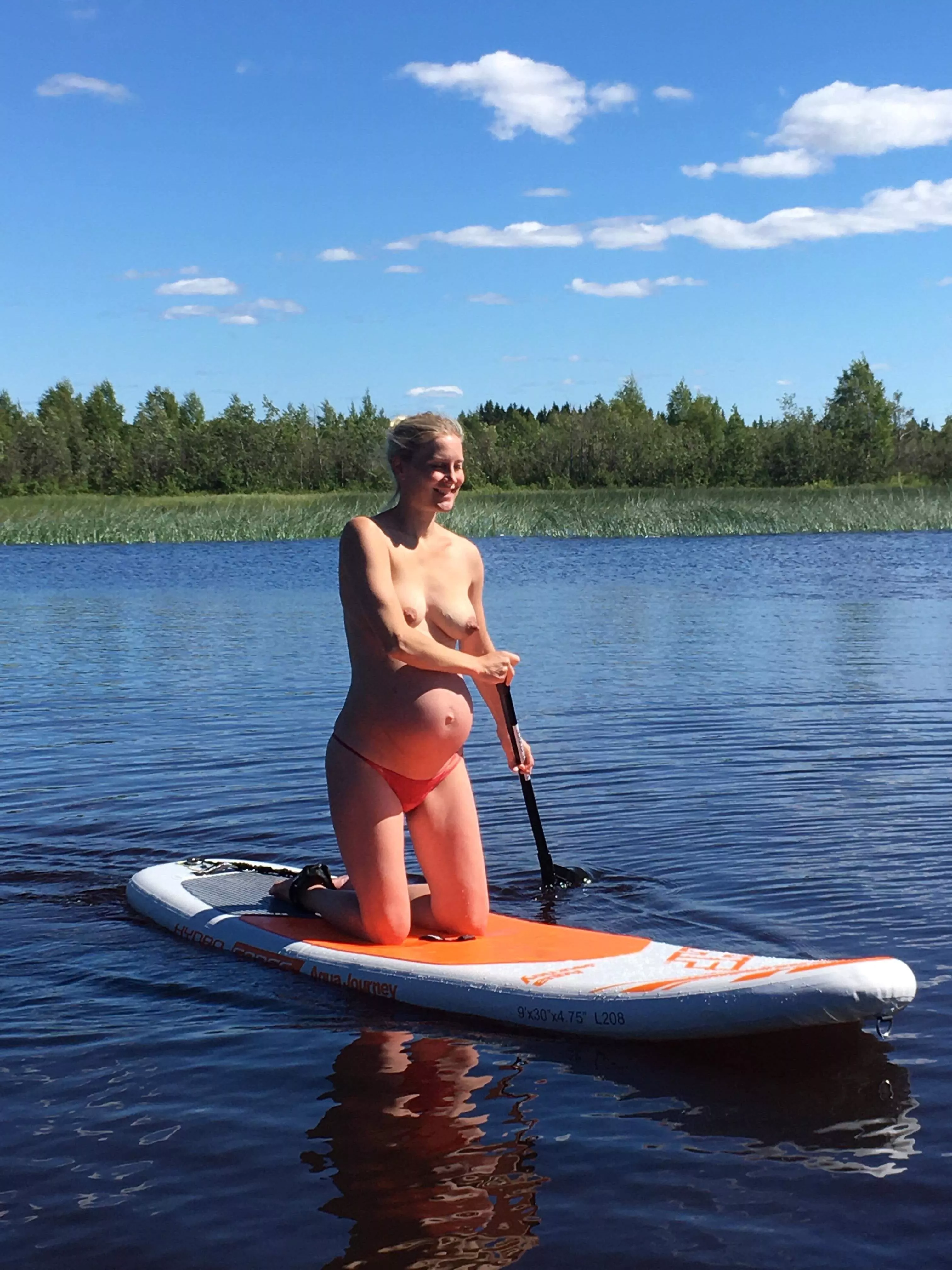 Milf(43) exposed at sea