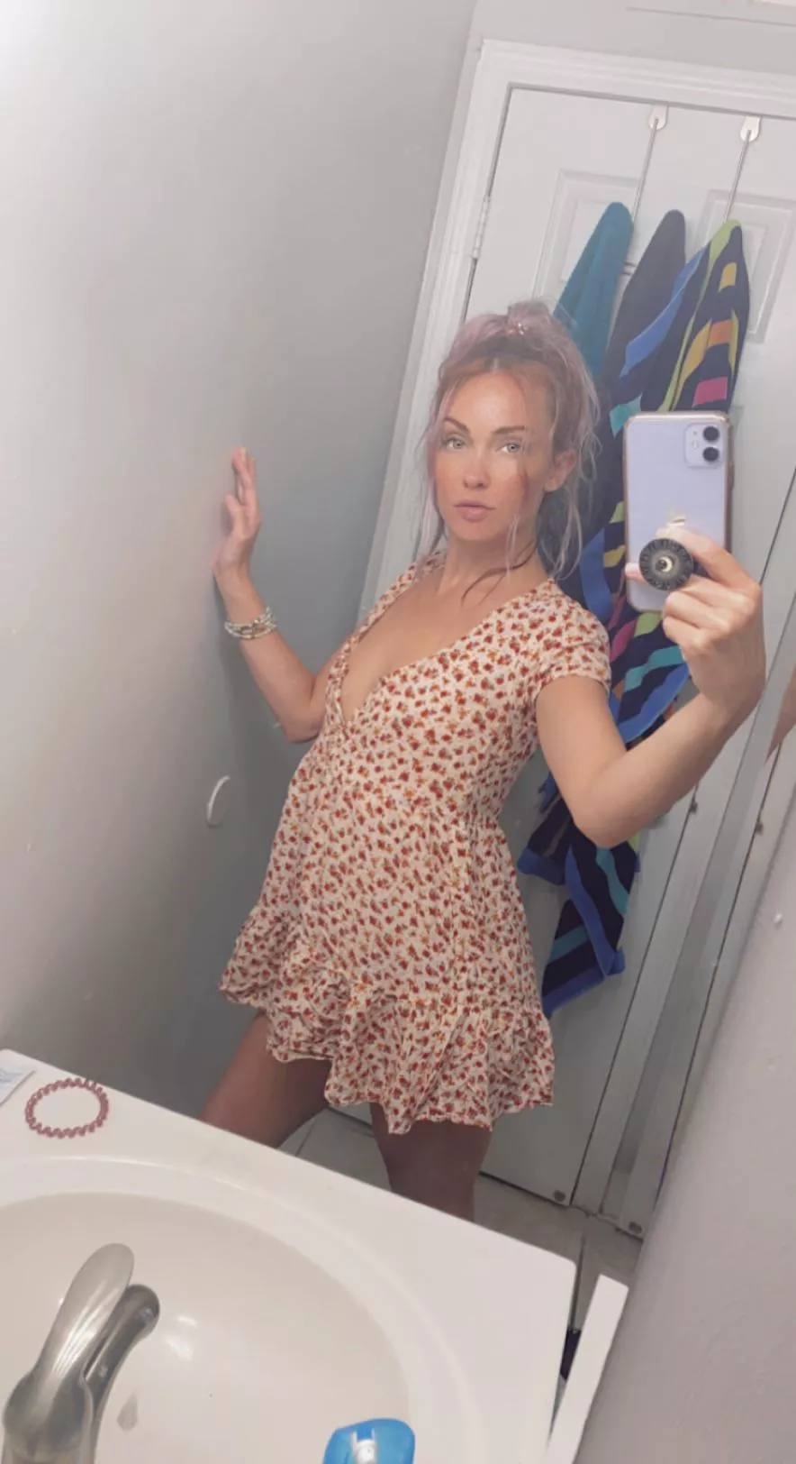 Milfs always have the best snacks ?