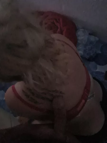 min fina fru.. vill ni se mera,hur hon suger ? min fina fru.. vill ni se mera,hur hon suger ?