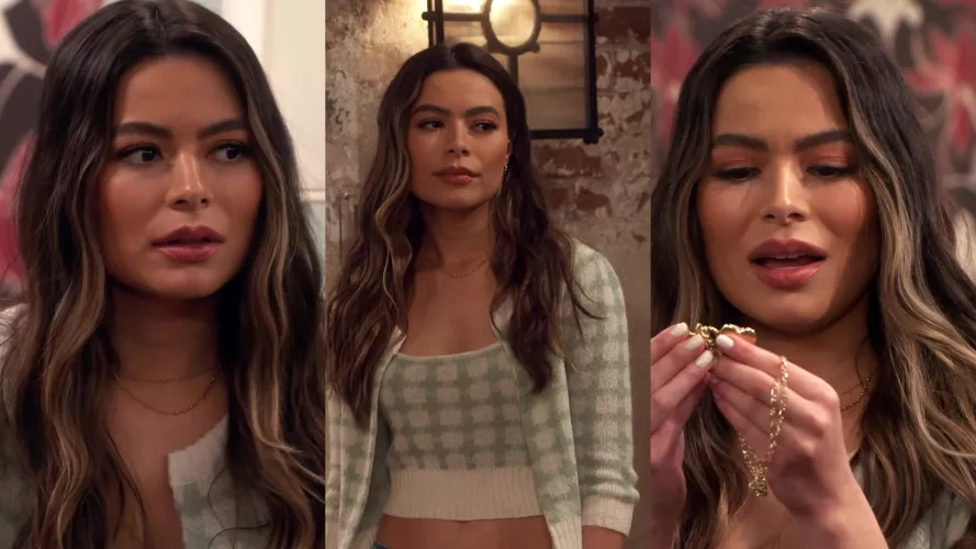 Miranda Cosgrove looks so fuckable in the new iCarly and her lips are amazing Miranda Cosgrove looks so fuckable in the new iCarly and her lips are amazing