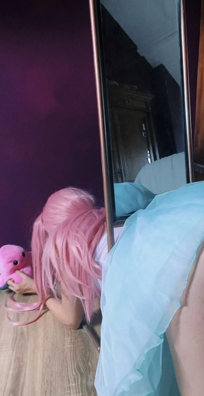 Mirror mirror… help. Mirror mirror… help.