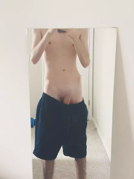 โMirror mirror tell me, who has the best dick in the world?โ ๐(18)