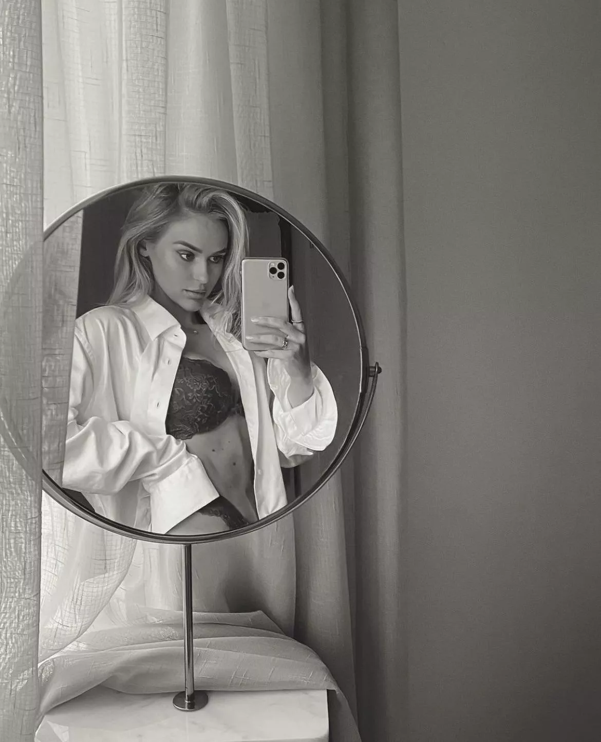 mirror picture
