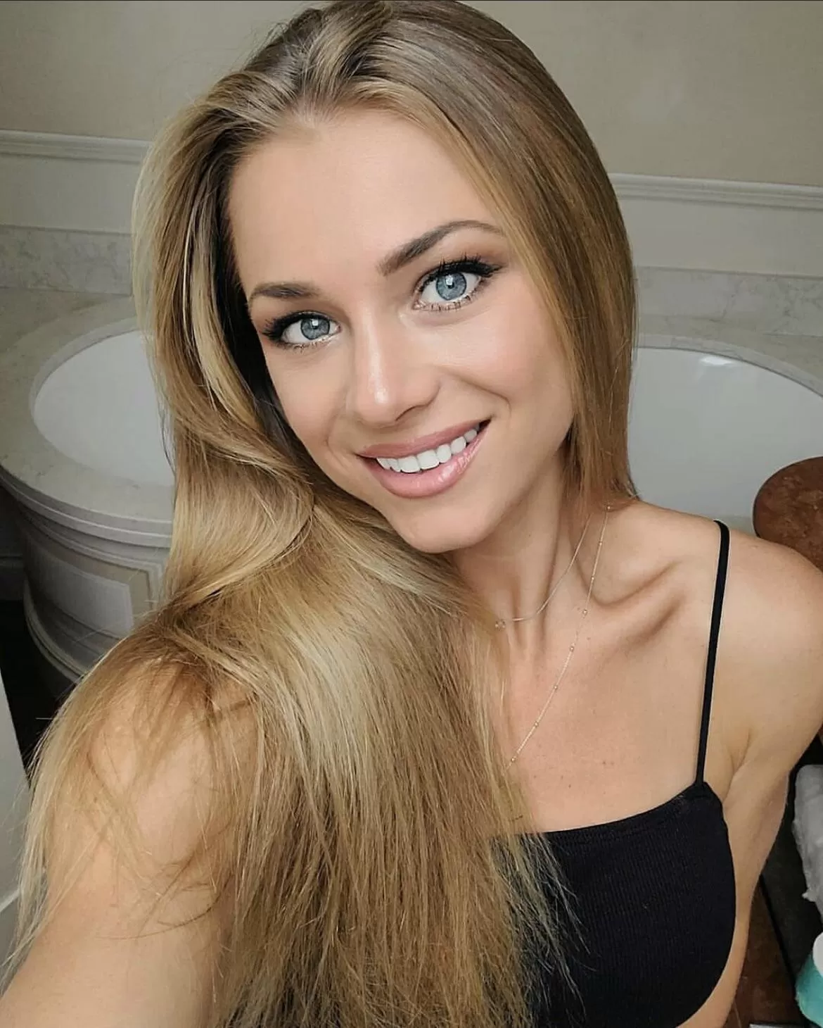 Miss Nikki Leigh Miss Nikki Leigh