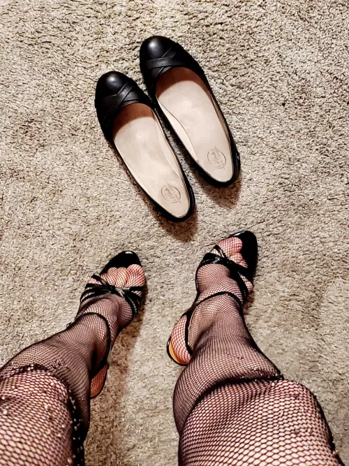 Missed you boys 💋💋 Heels or flats?