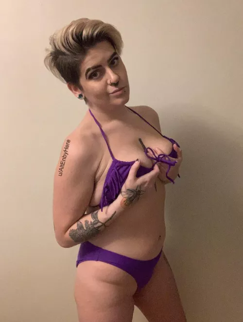 Missing the bikini season while I survive another Canadian winter 🥶