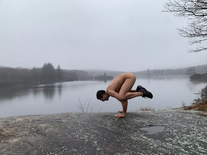 Misty foggy day hike and some naked yoga in this beautiful flat rock with the lake in the background
