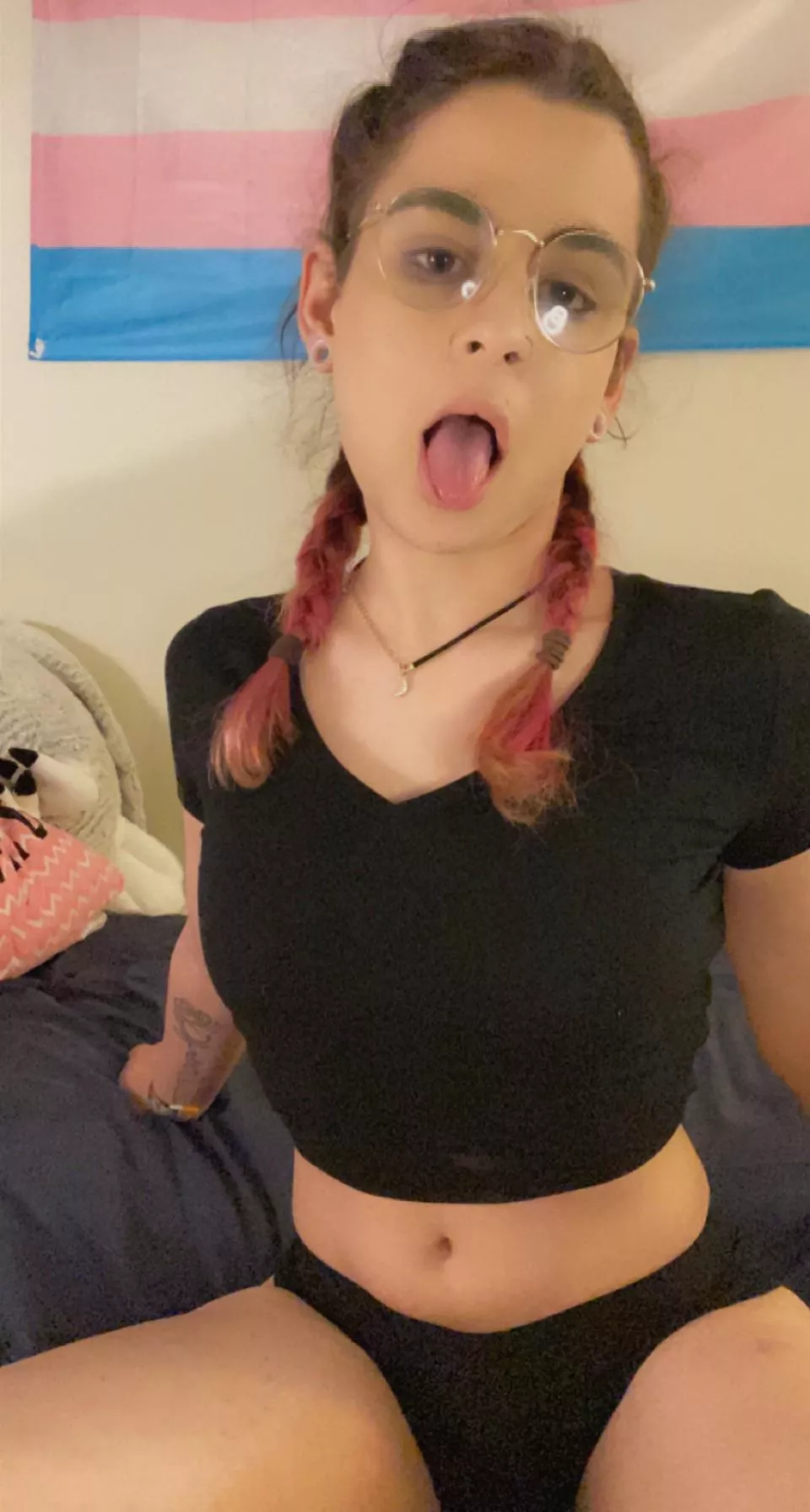 Mmmm check me out 🍑💦