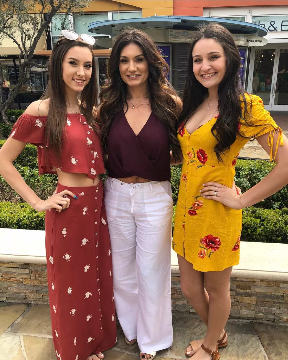 Nude Mom And Daughters