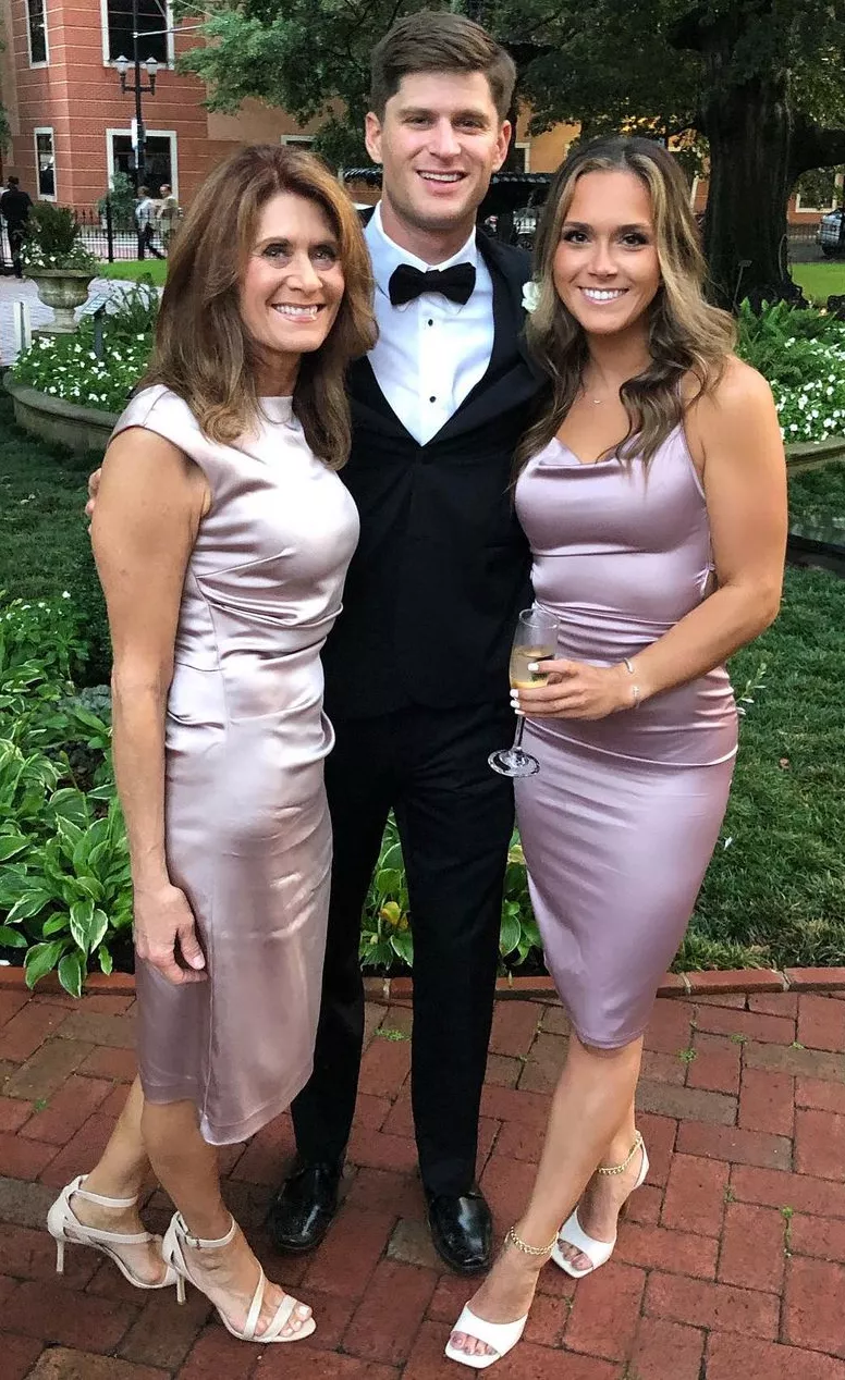 Mom approves of her daughter's boyfriend Mom approves of her daughter's boyfriend