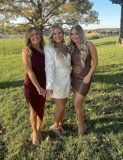 Nude Mom And Daughters