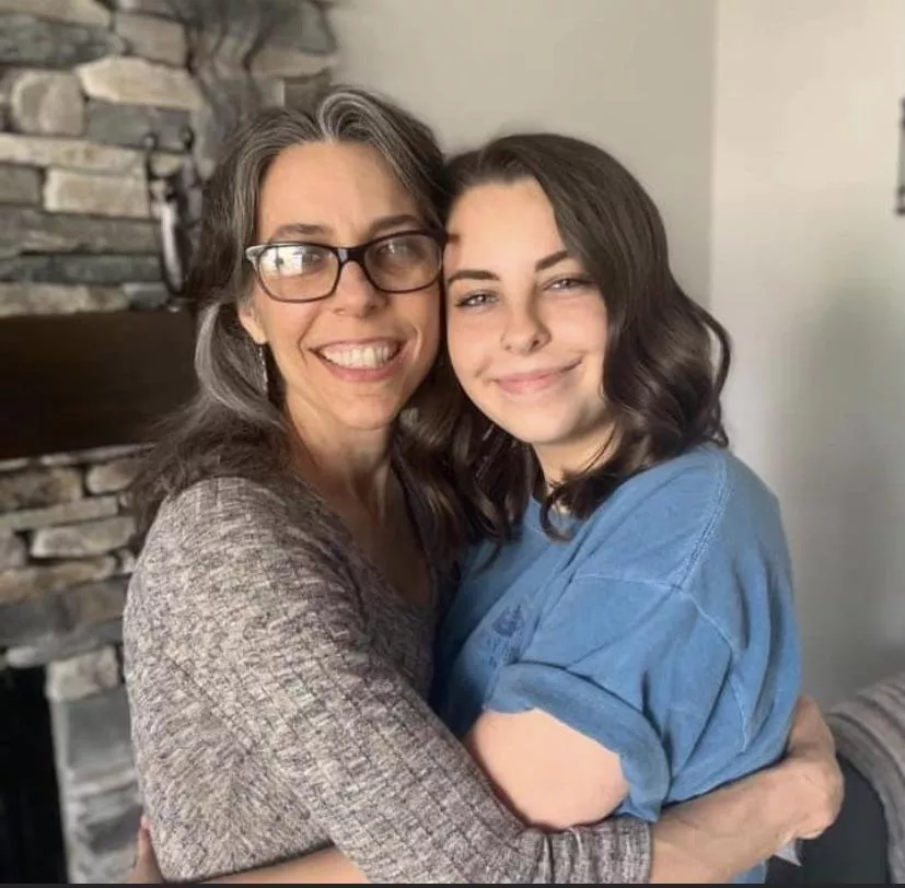 Mom, daughter, or both? Wwyd? Mom, daughter, or both? Wwyd?