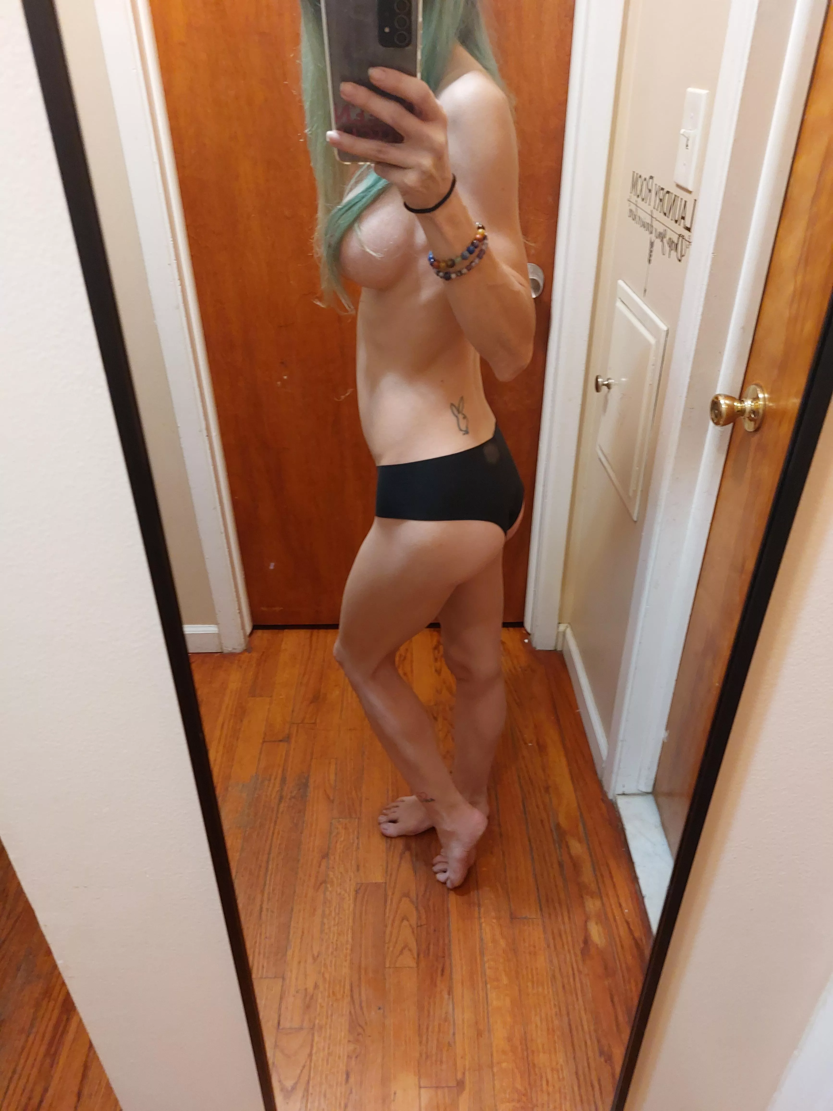 Mom of 4, smash or pass