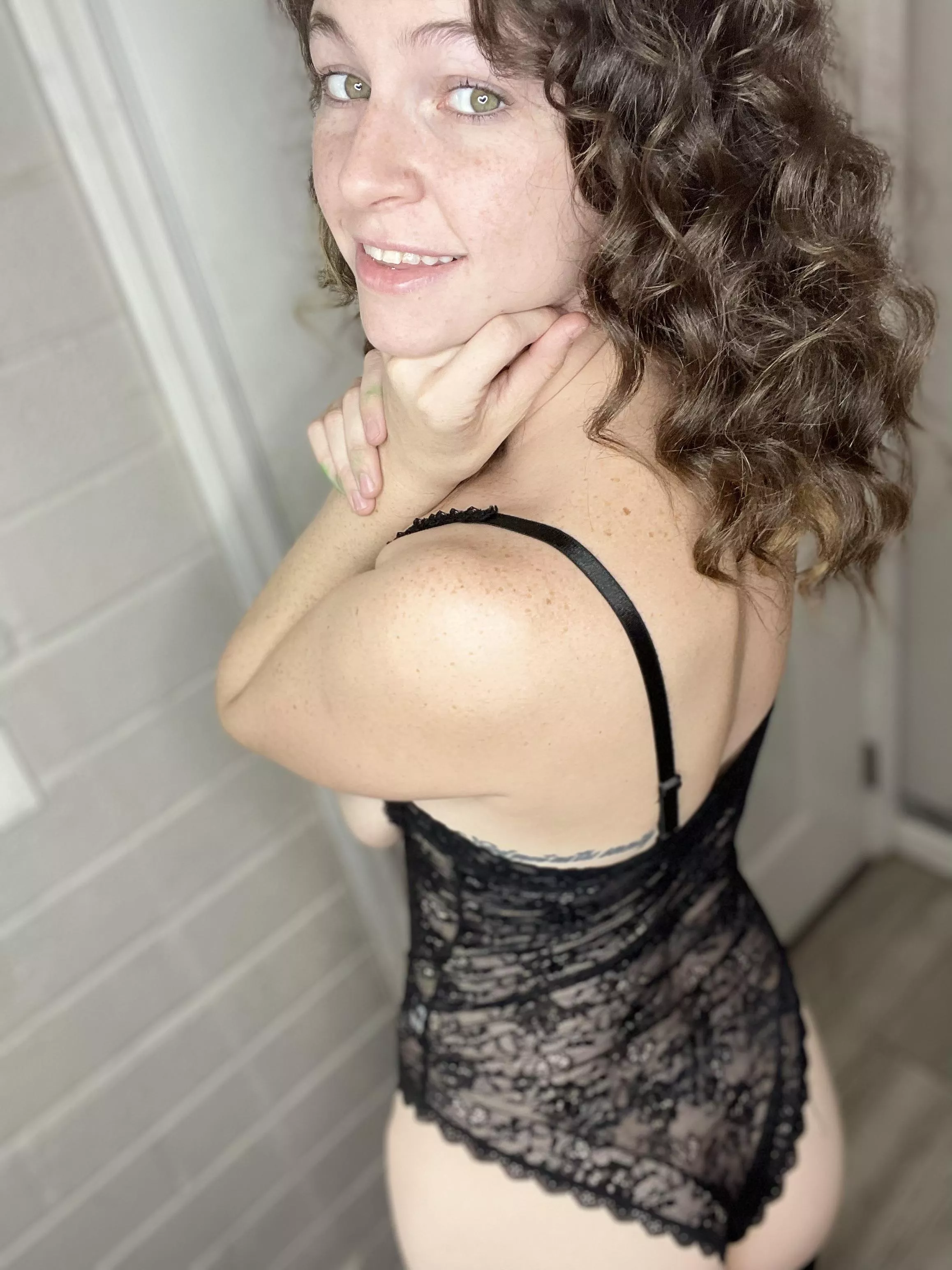 Mom of four, would you still fuck? 🤔