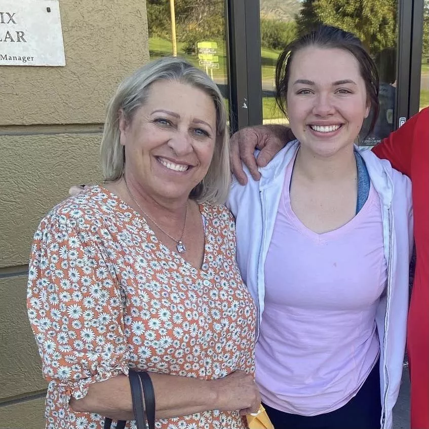 Mom or daughter ??? How and why ??? Mom or daughter ??? How and why ???