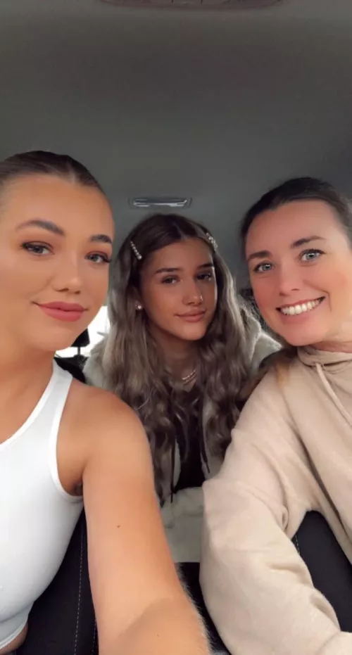 Momma and her hot daughters Momma and her hot daughters