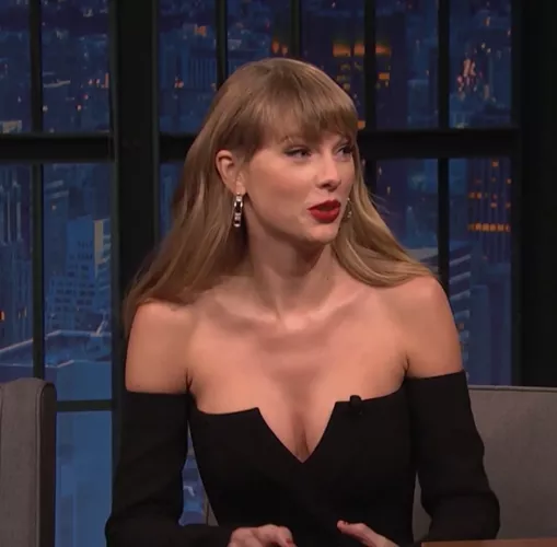 Mommy Taylor looks so good Mommy Taylor looks so good