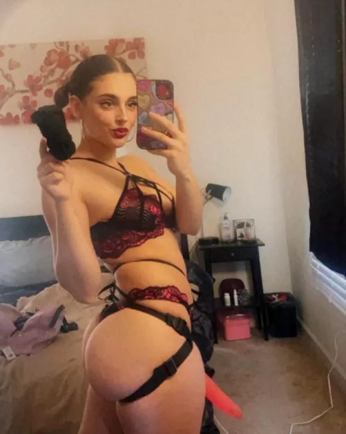 Mommy wants to tie you up and have her way with you😈 hmmm which hole to train first…