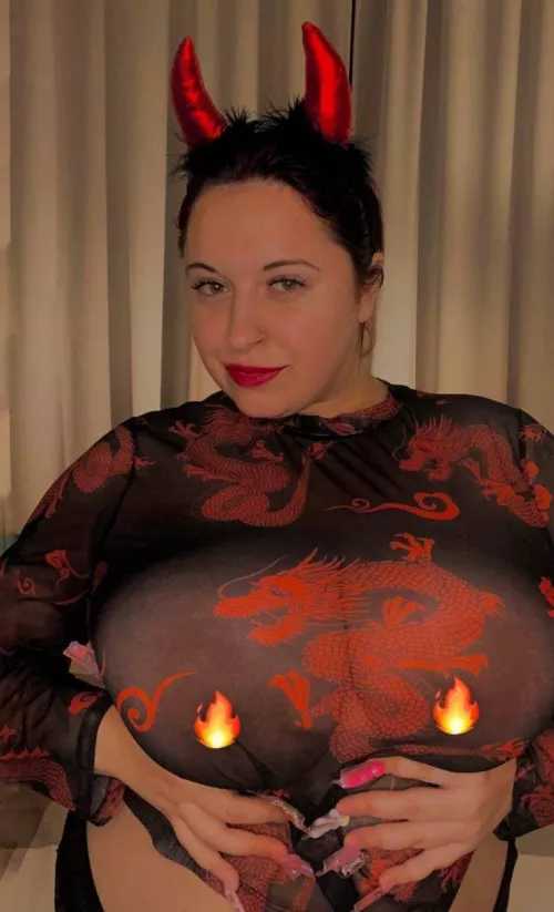 🍑Mommy with the biggest boobs 😳🥵 Free Onlyfans😜 BDSM, Kinky requests, customs and more💦 Link in the comments🥰