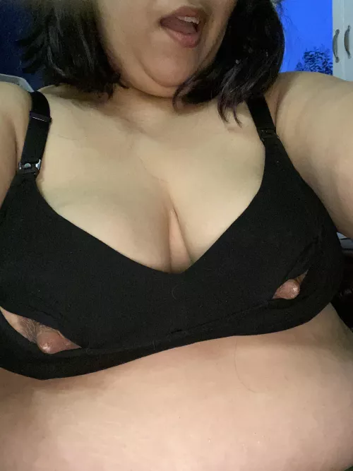 Mommyβs nips need your π
.