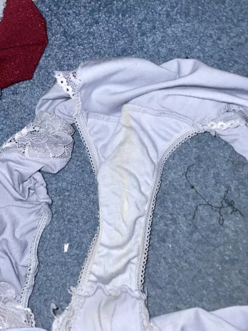 Moms dirty panties Moms dirty panties
