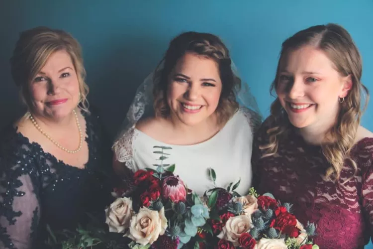 Moms gotta be proud of what a webslut her daughter is