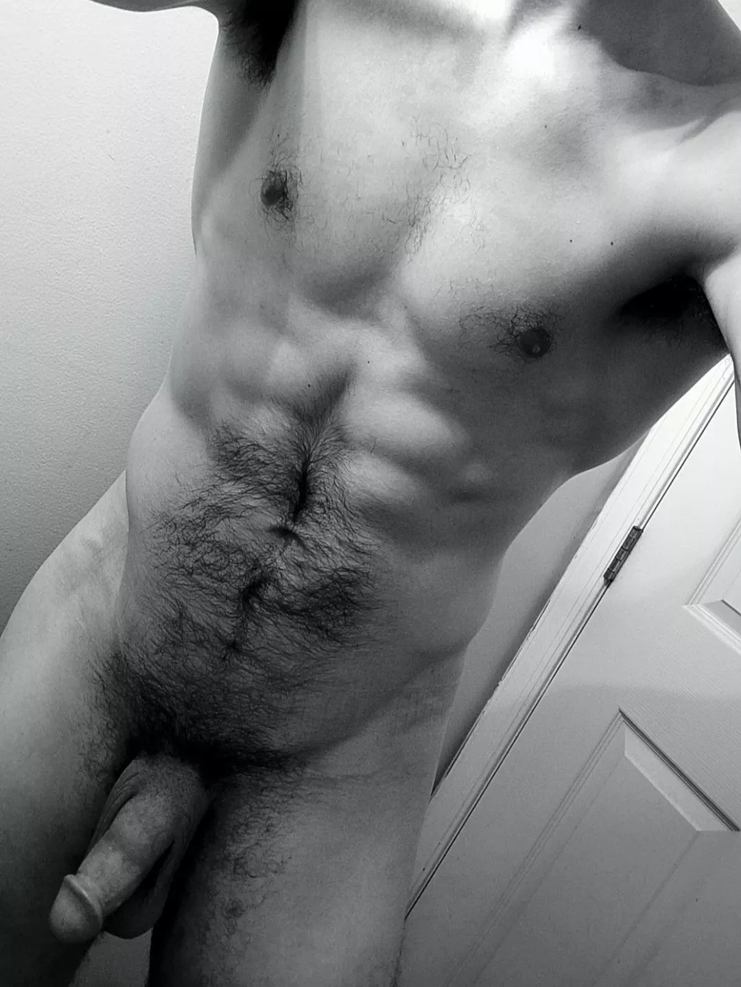 Monday again... Who's up already? 👀 DMs open, keep me company at work