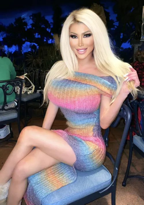 Monica in another amazing dress ♥️