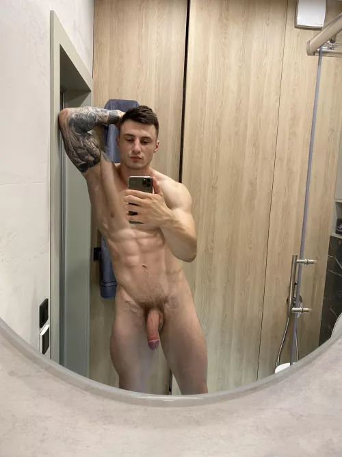 Mood: fuck, watch tv shows, eat and repeat