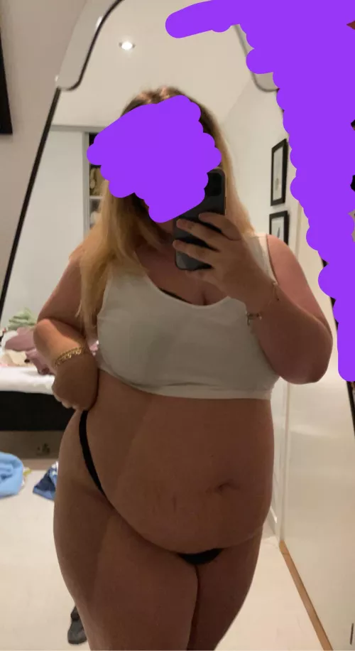 Morning loves, after a nice, big lunch❤️🤤OnlyFans should get up today🤤