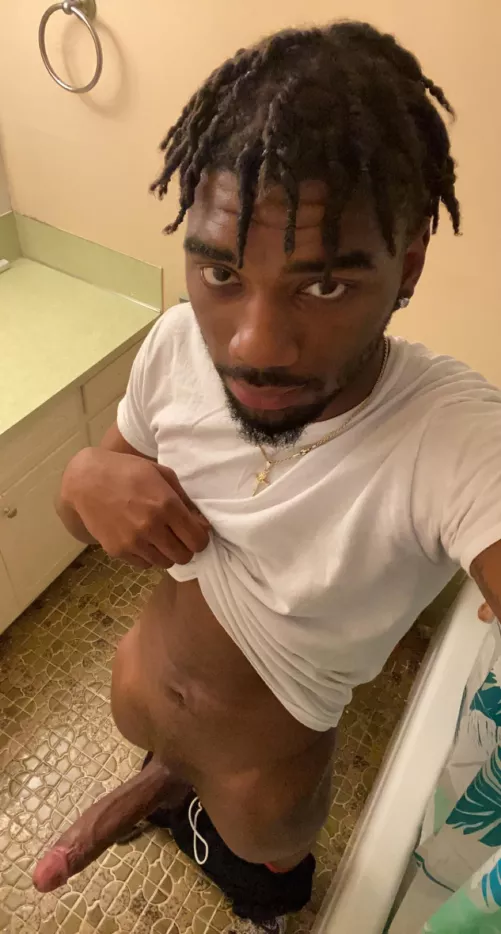 Morning wood, need somebody to take care of it 🥺