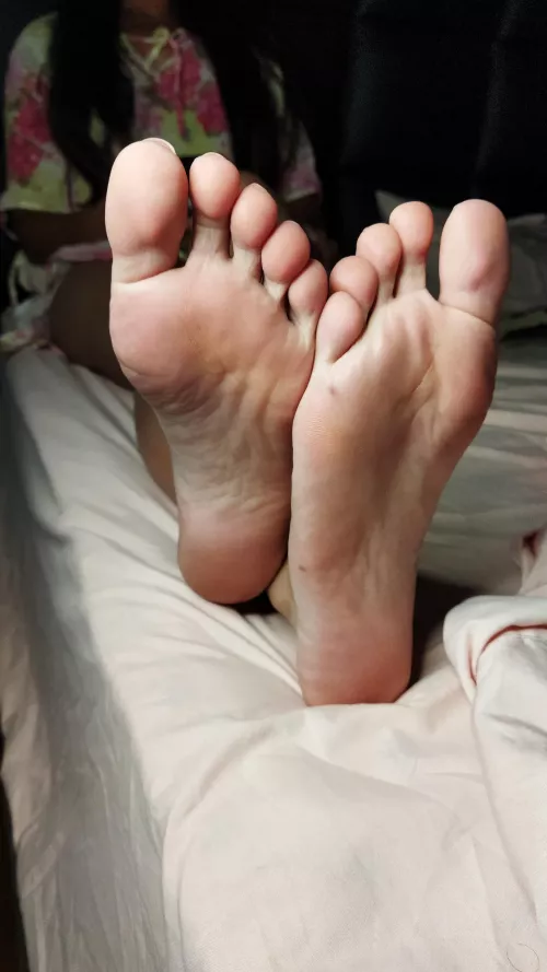 Most ticklish zone in my body, be careful!π€