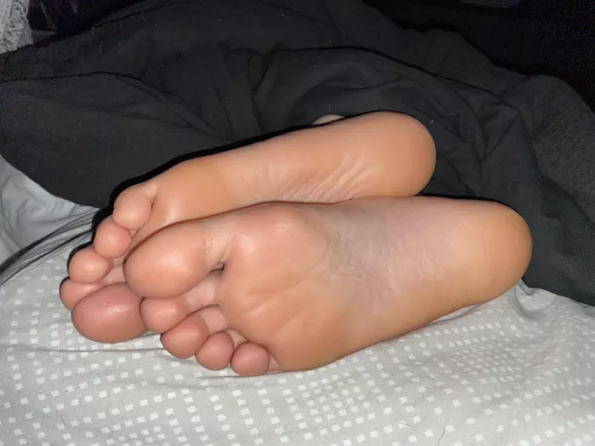 MrsSweetSoles loves to tease. ๐ฅต (Size 11)