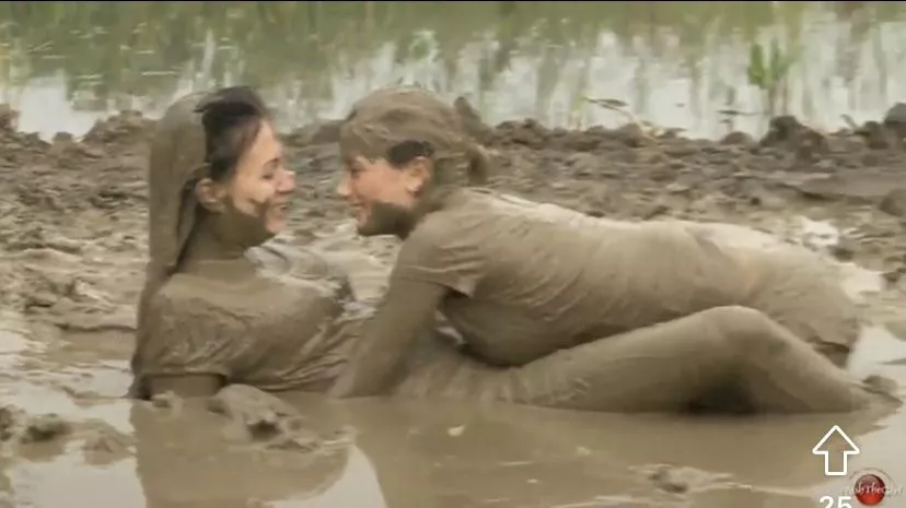 Muddy ladies Muddy ladies
