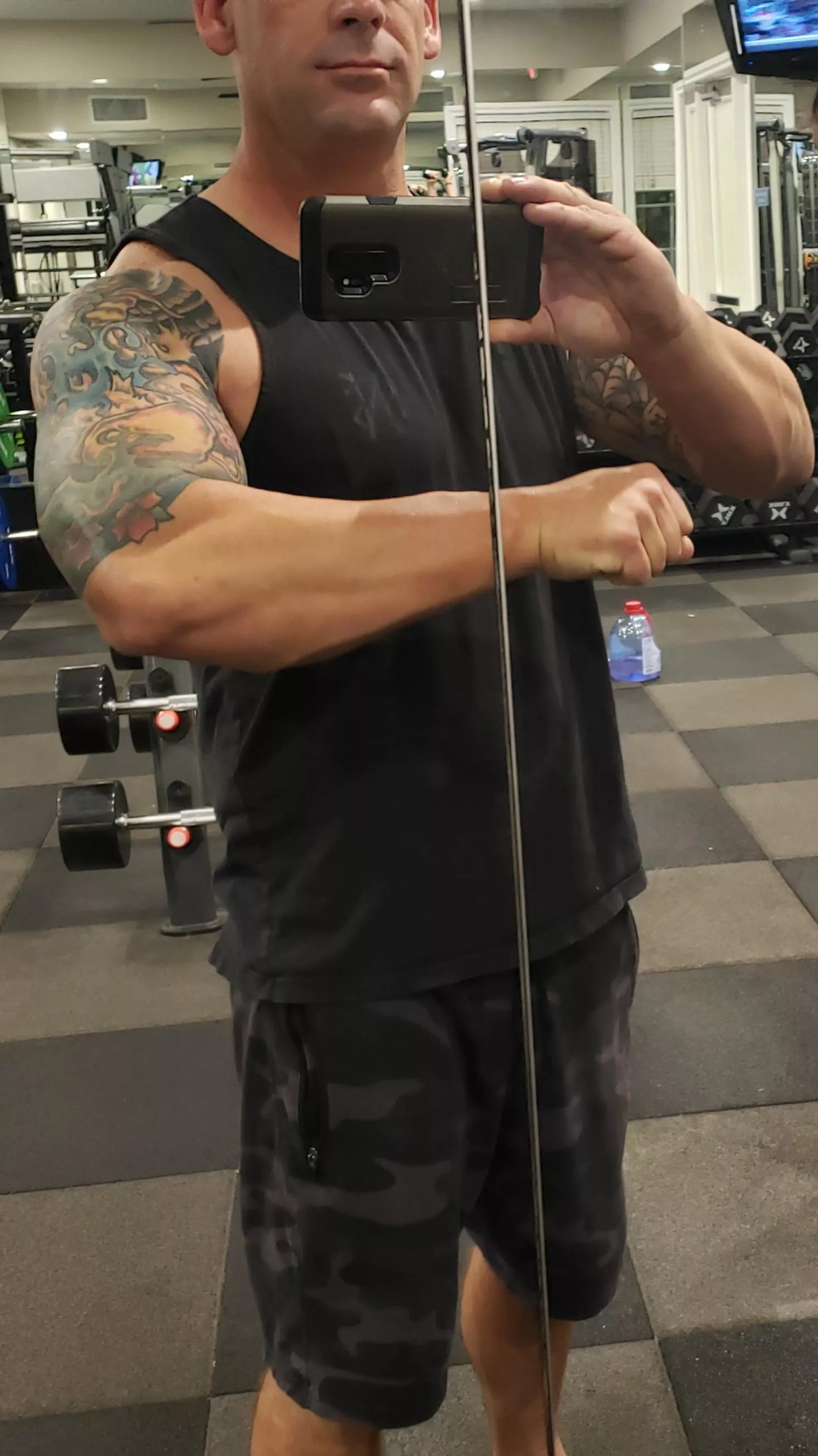 Murdered arms last night Murdered arms last night