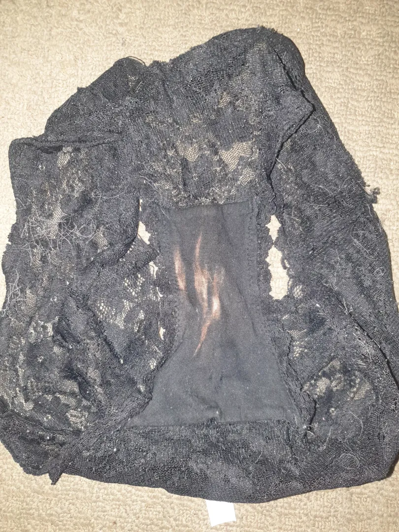 My 23 year old girls pussy bleaches her panties 🤤