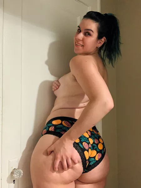 My ass eats all my panties My ass eats all my panties