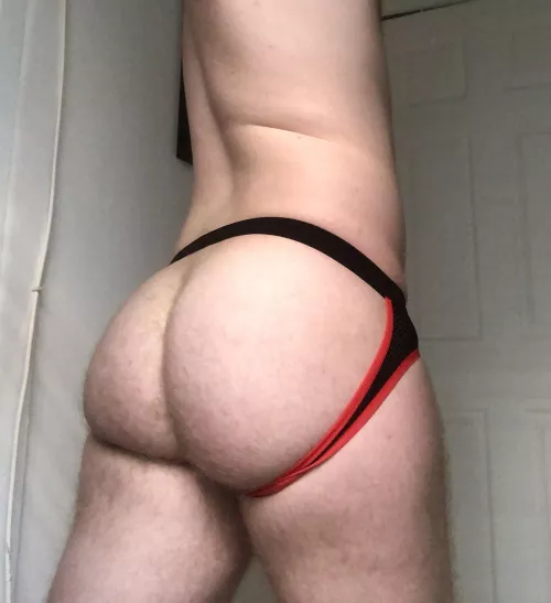 My ass folds right over the straps ๐ฉ DM me