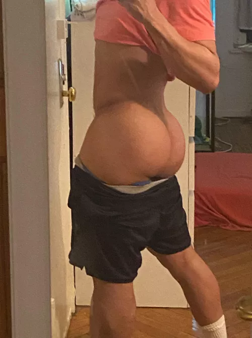 My ass is 50% genetics 25% squats 25% diet