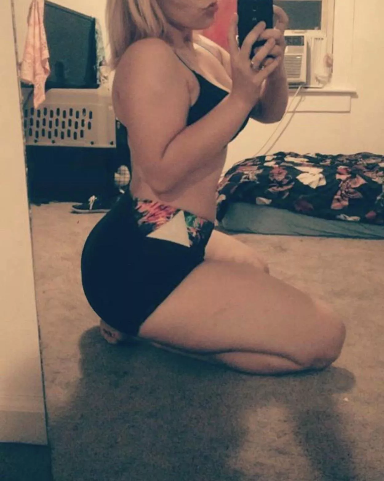 My ass looked good in my legging shorts even though my hook up didn’t even have a bed frame 😂