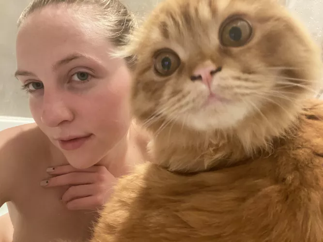 My bath has a guest today ππ» My bath has a guest today ππ»