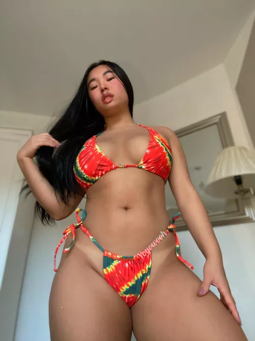 My belly button needs a kiss.