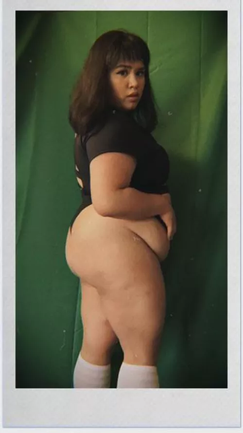 My belly from the side 🤤