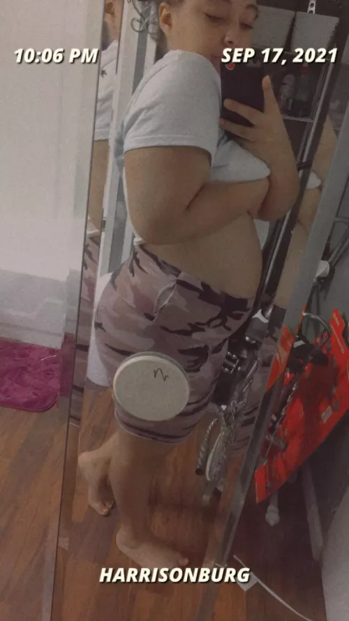 ☺️ my belly is almost the size of my ass now 🥺