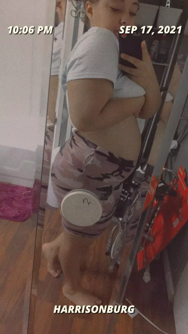 ☺️ my belly is almost the size of my ass now 🥺