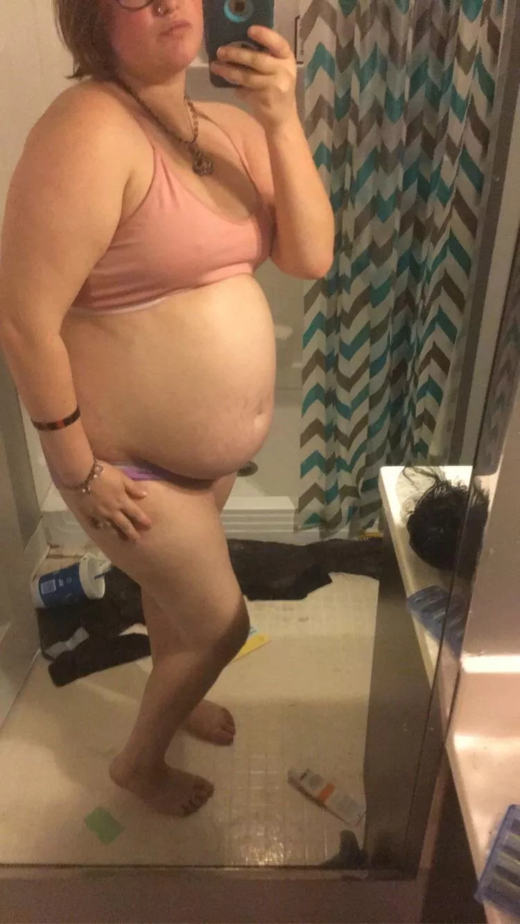 My belly just grows and grows My belly just grows and grows