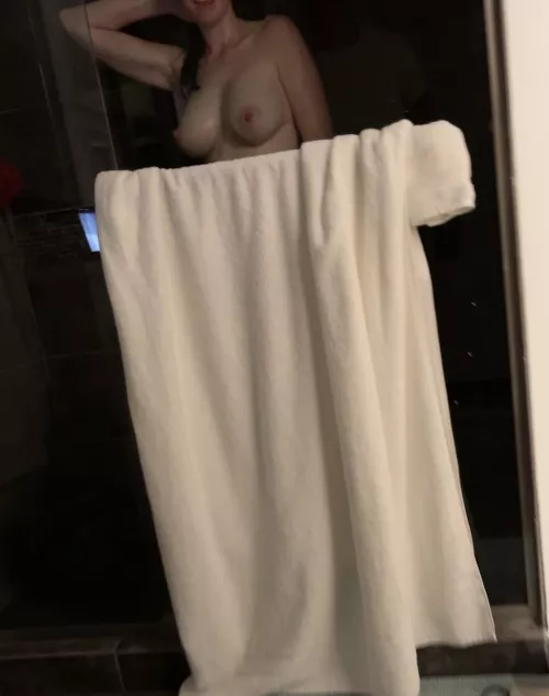 My big juicy tits filled with milk. Do you want to suck? My big juicy tits filled with milk. Do you want to suck?