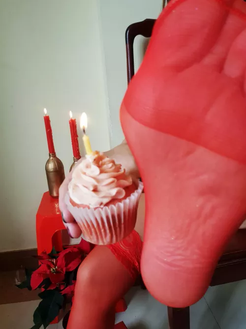 My birthday feet in your face ๐