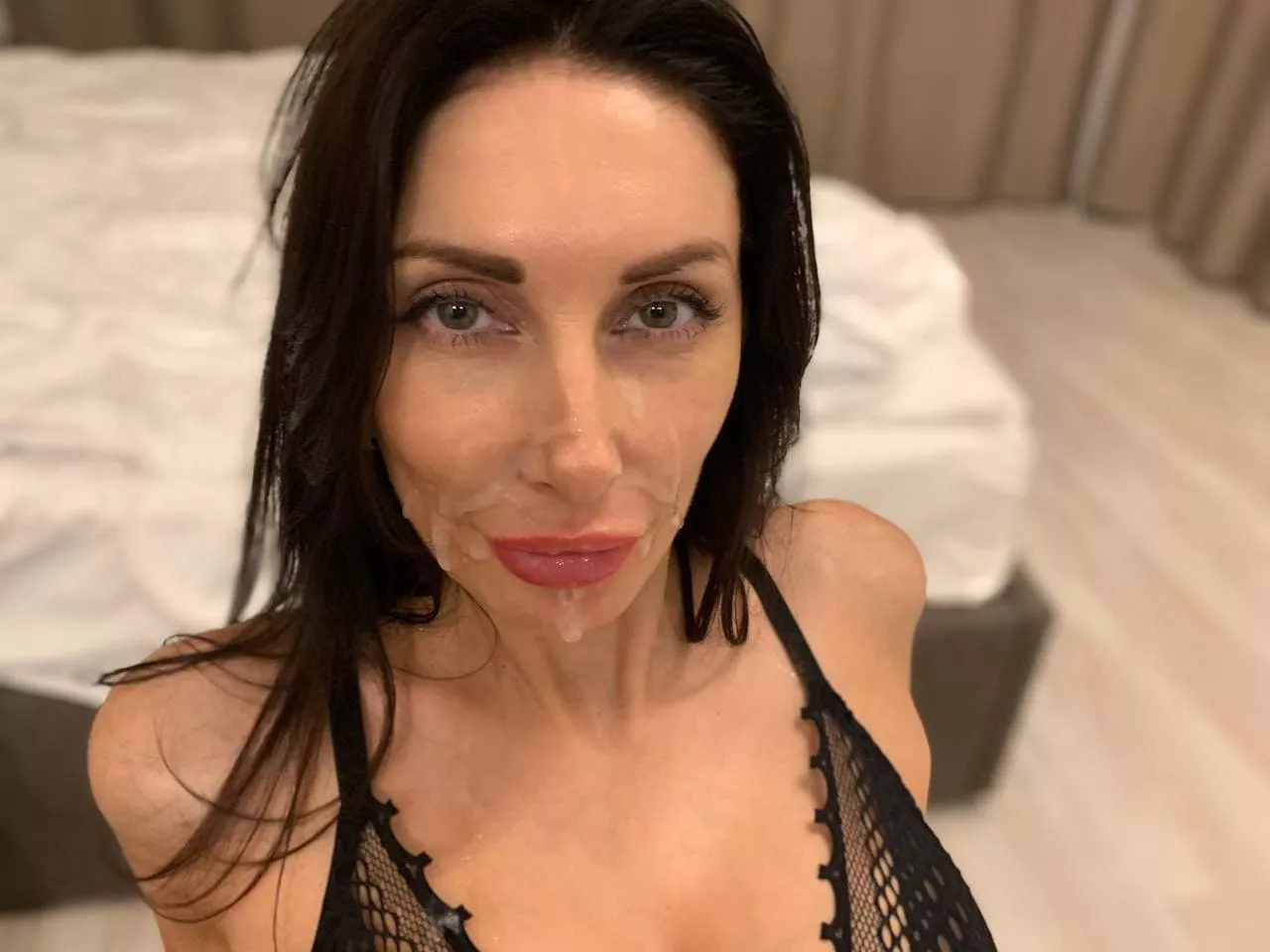 My boobs want to feel you♥ Can you help mommy satisfy her dirty desires? My boobs want to feel you♥ Can you help mommy satisfy her dirty desires?